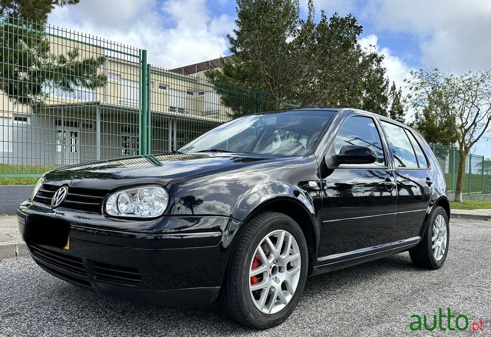 2003' Volkswagen Golf photo #1