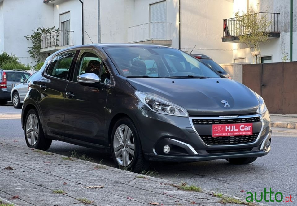 2016' Peugeot 208 photo #2