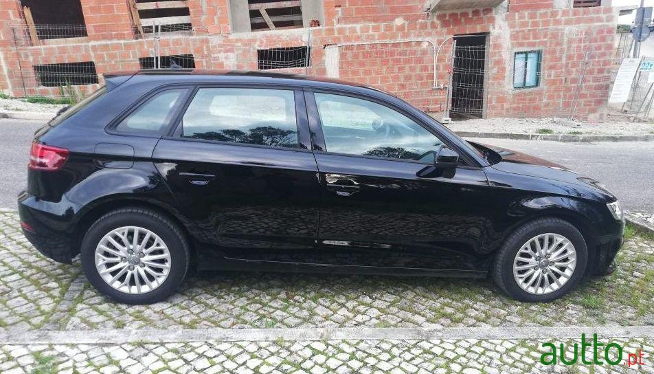 2018' Audi A3 Sportback photo #3