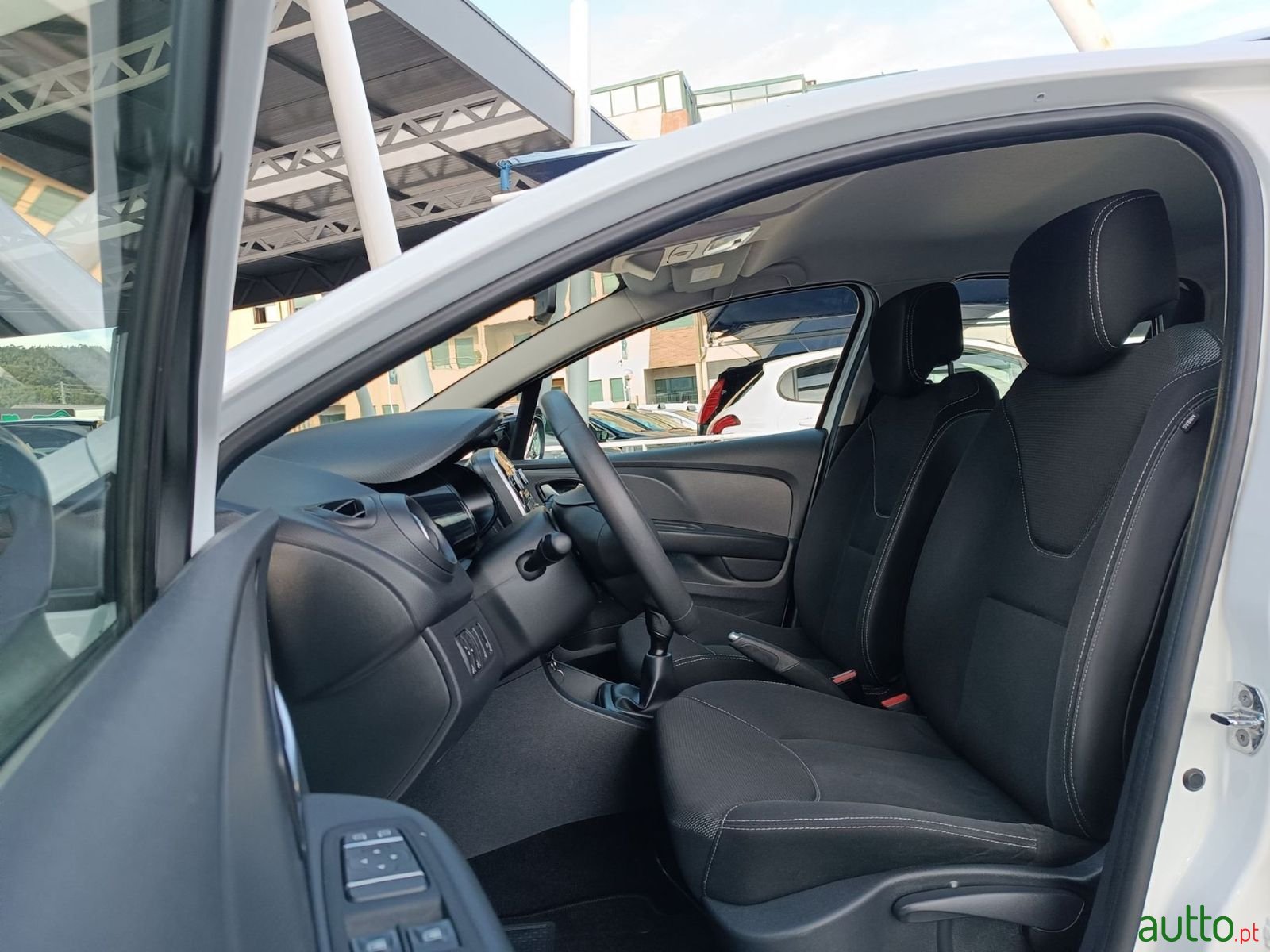 2019' Renault Clio photo #5