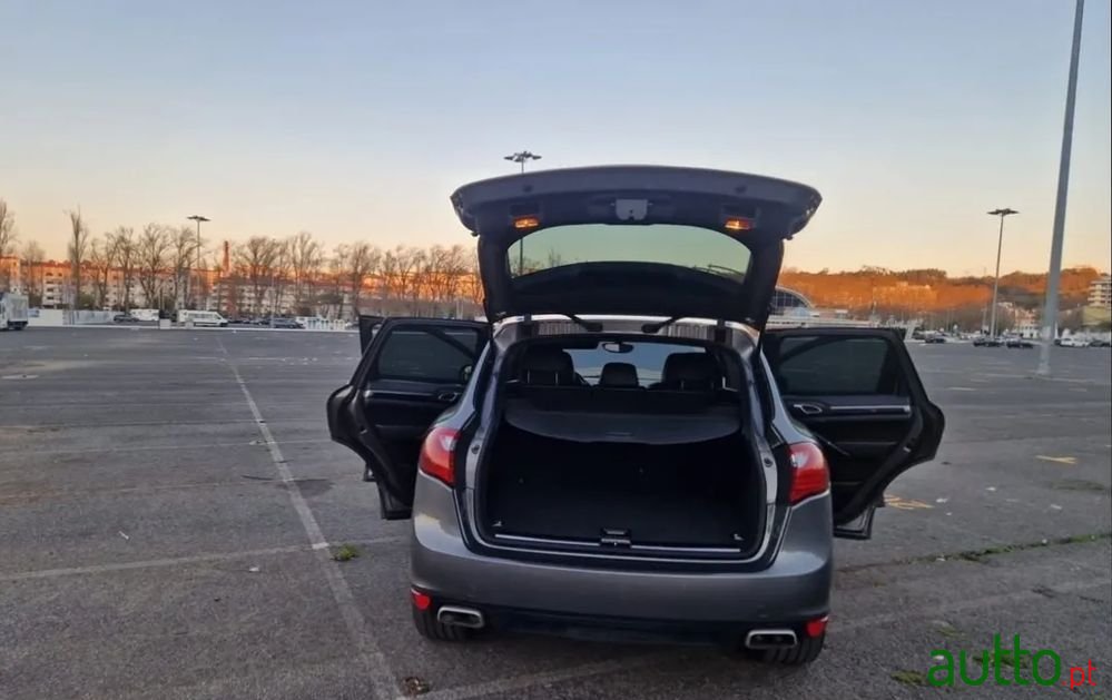 2011' Porsche Cayenne Ii photo #4