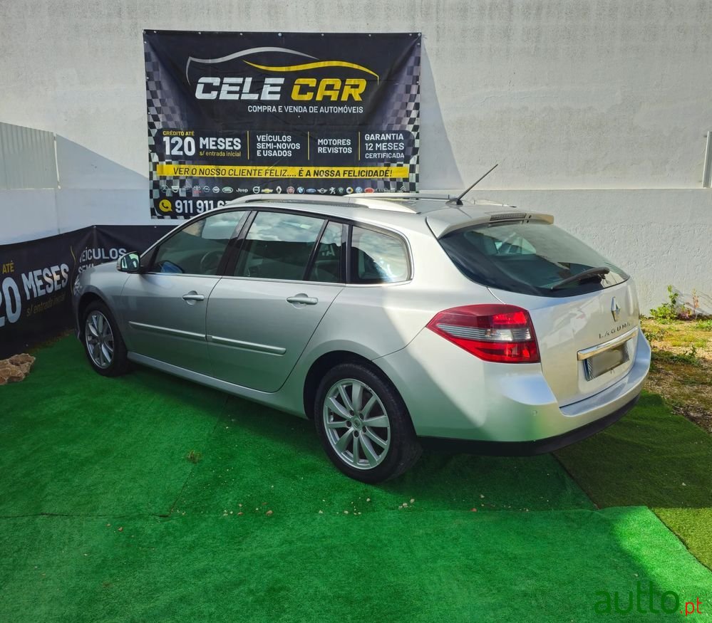 2011' Renault Laguna Break photo #6