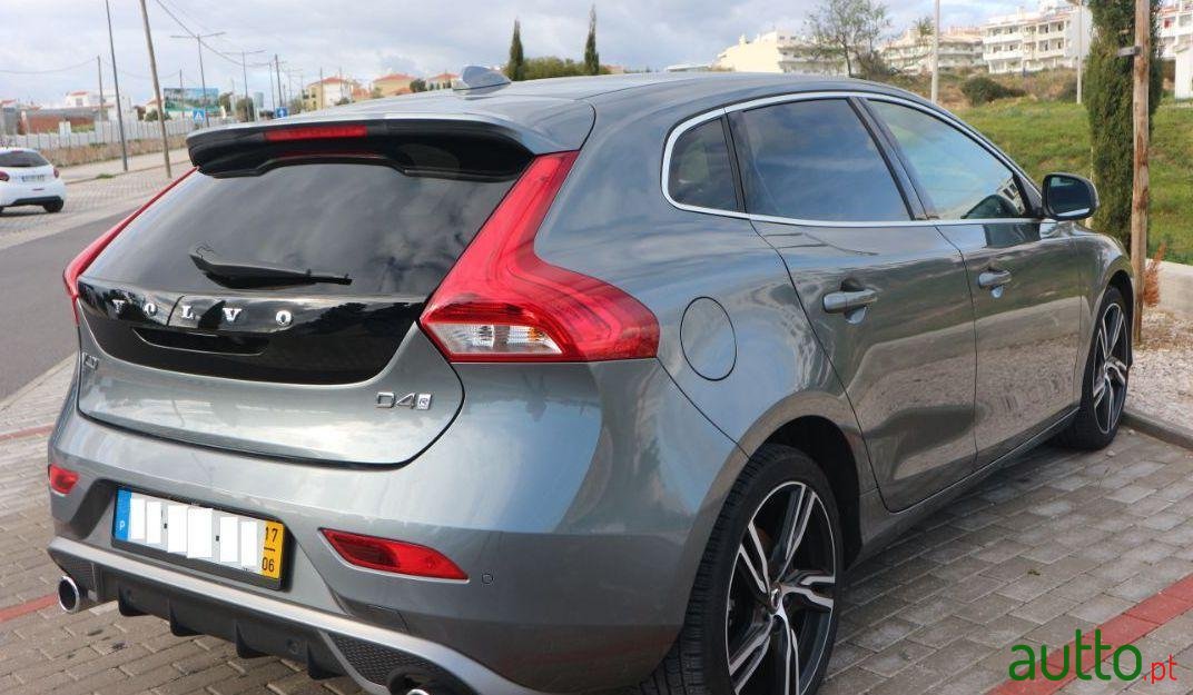 2017' Volvo V40 photo #3