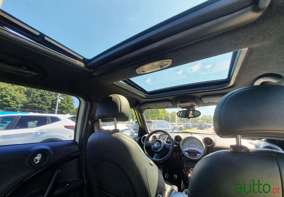 2010' MINI Countryman photo #2