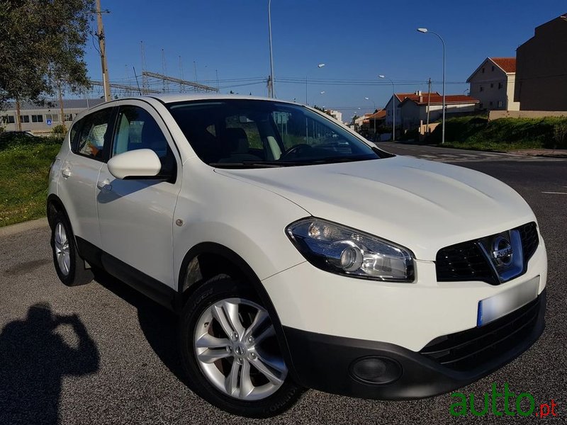 2012' Nissan Qashqai photo #2