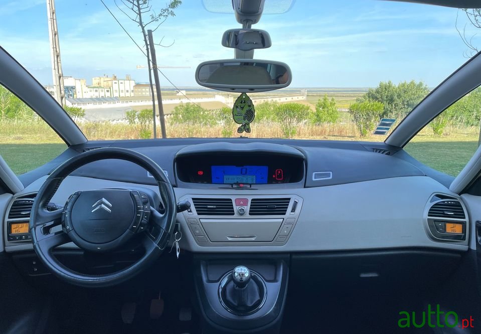 2007' Citroen C4 Grand Picasso photo #4
