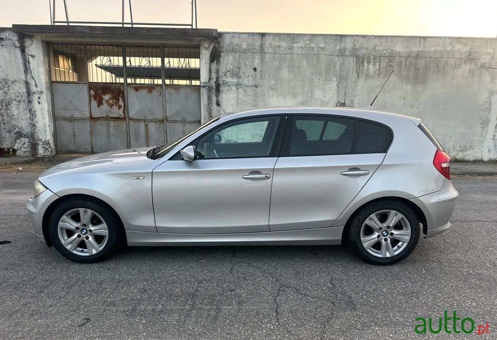 2008' BMW Série 1 D photo #4