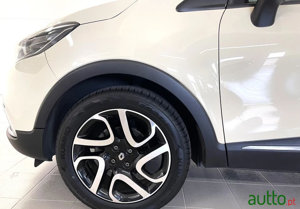 2015' Renault Captur photo #6