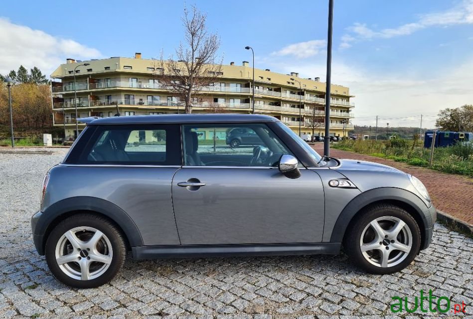 2010' MINI Cooper photo #4