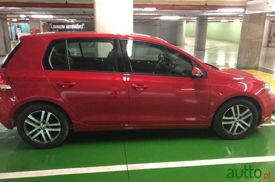 2009' Volkswagen Golf photo #1