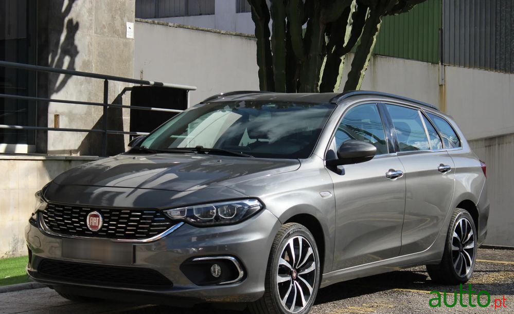 2018' Fiat Tipo Station Wagon photo #6