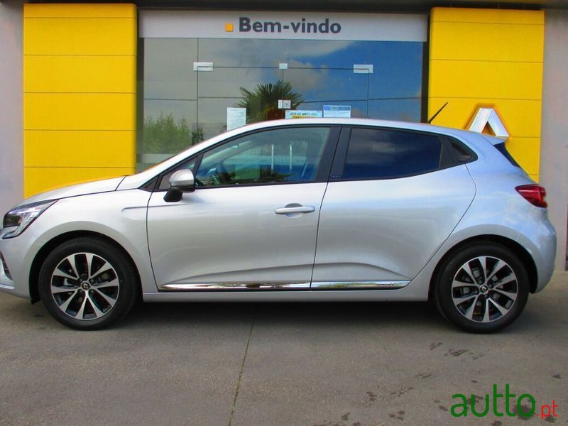 2021' Renault Clio photo #4