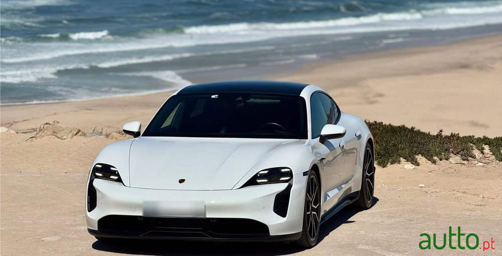 2022' Porsche Taycan photo #4