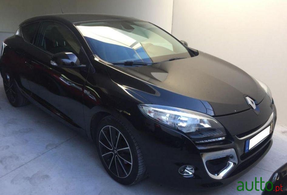 2012' Renault Megane photo #1