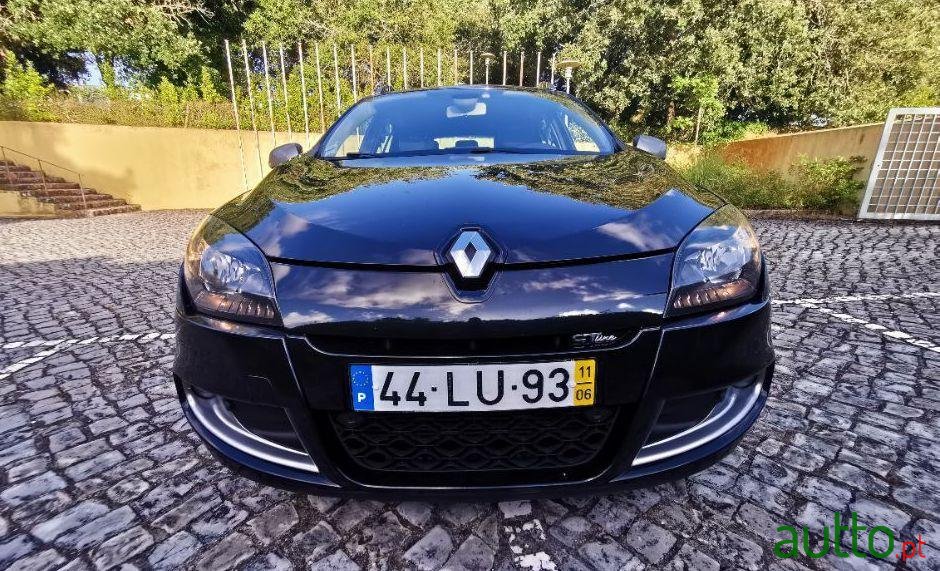 2011' Renault Megane Break photo #4