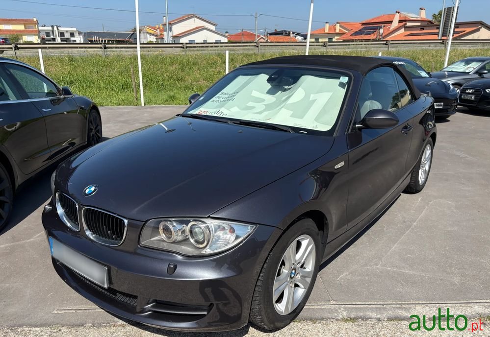 2008' BMW Série 1 D Cabrio photo #2