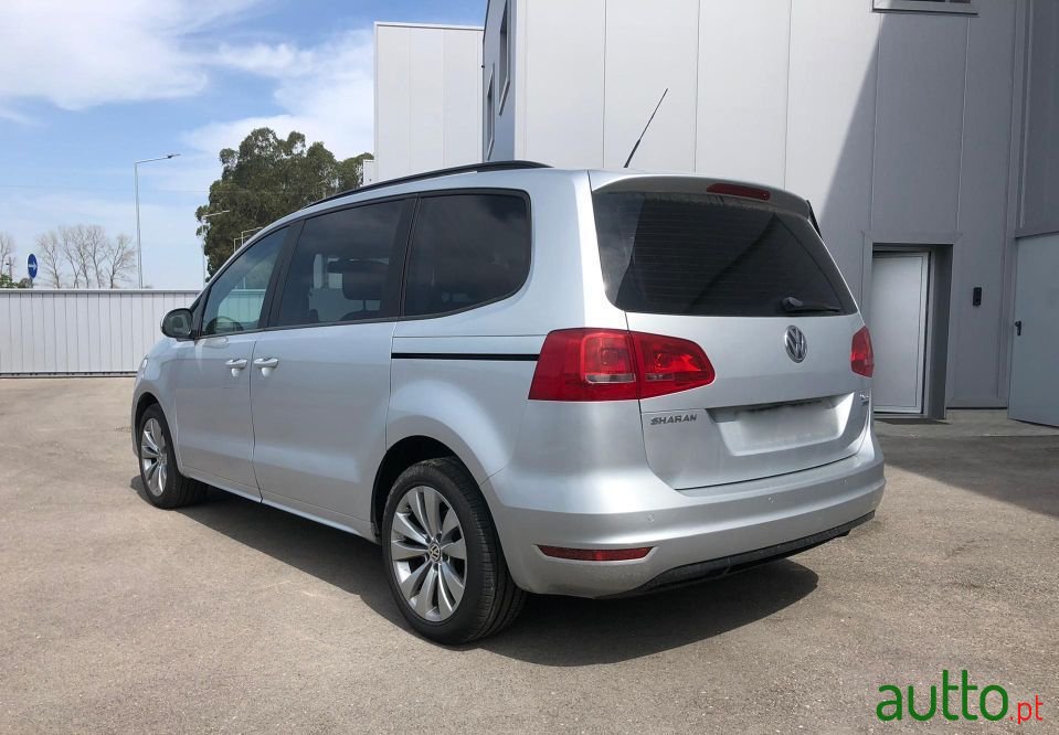 2013' Volkswagen Sharan photo #4