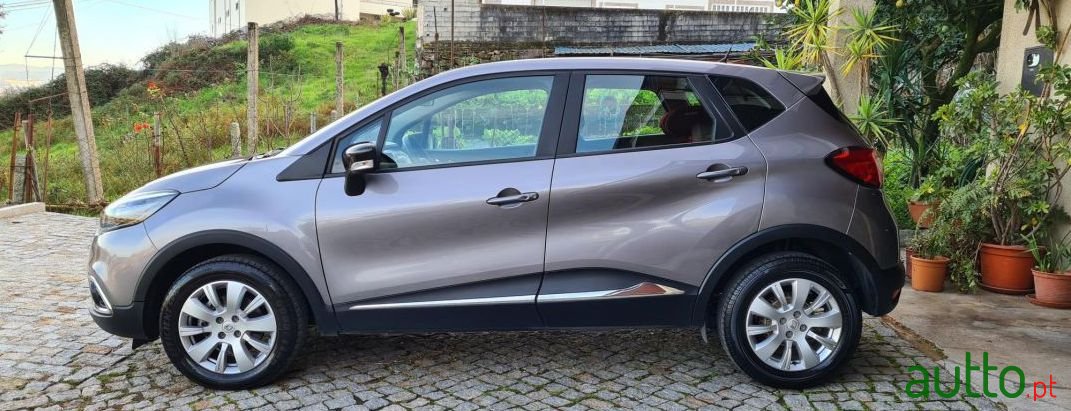 2016' Renault Captur photo #1