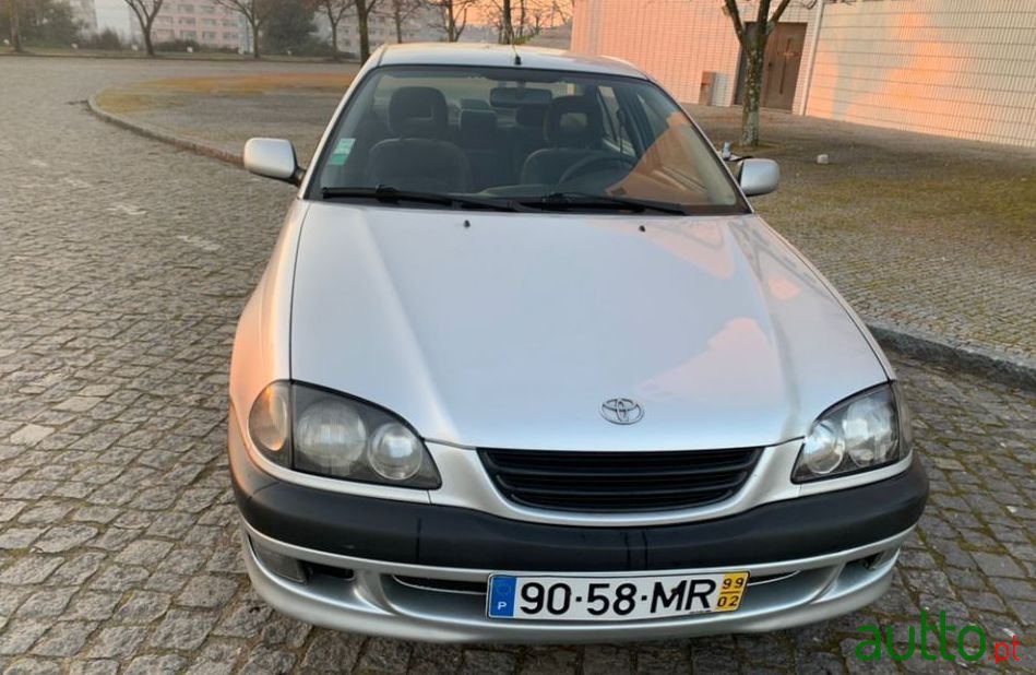 1999' Toyota Avensis 2.0 D photo #1