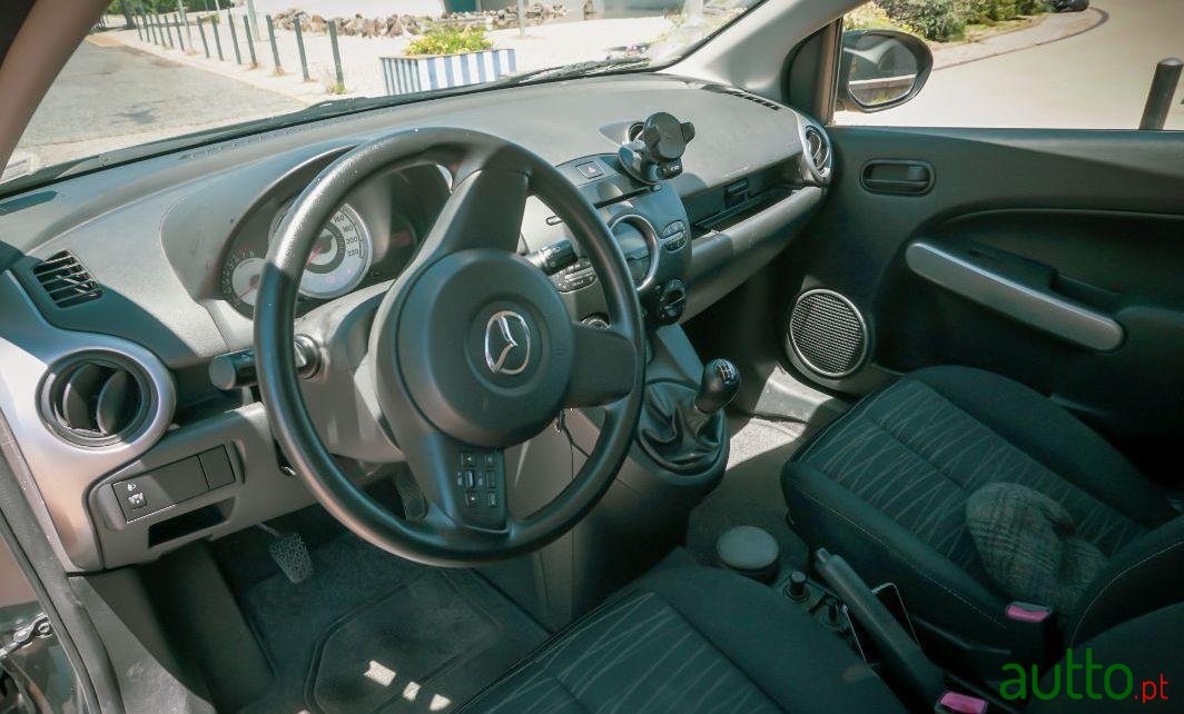 2008' Mazda 2 photo #1