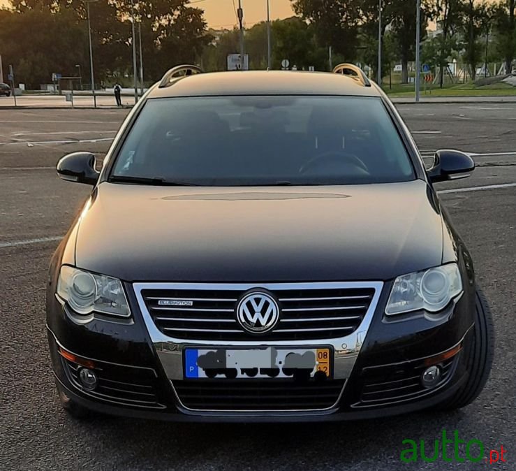 2008' Volkswagen Passat photo #1