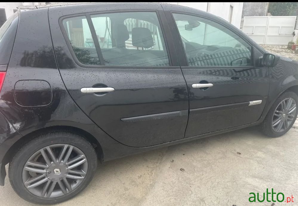 2006' Renault Clio 1.6 16V Initiale Aut. photo #2