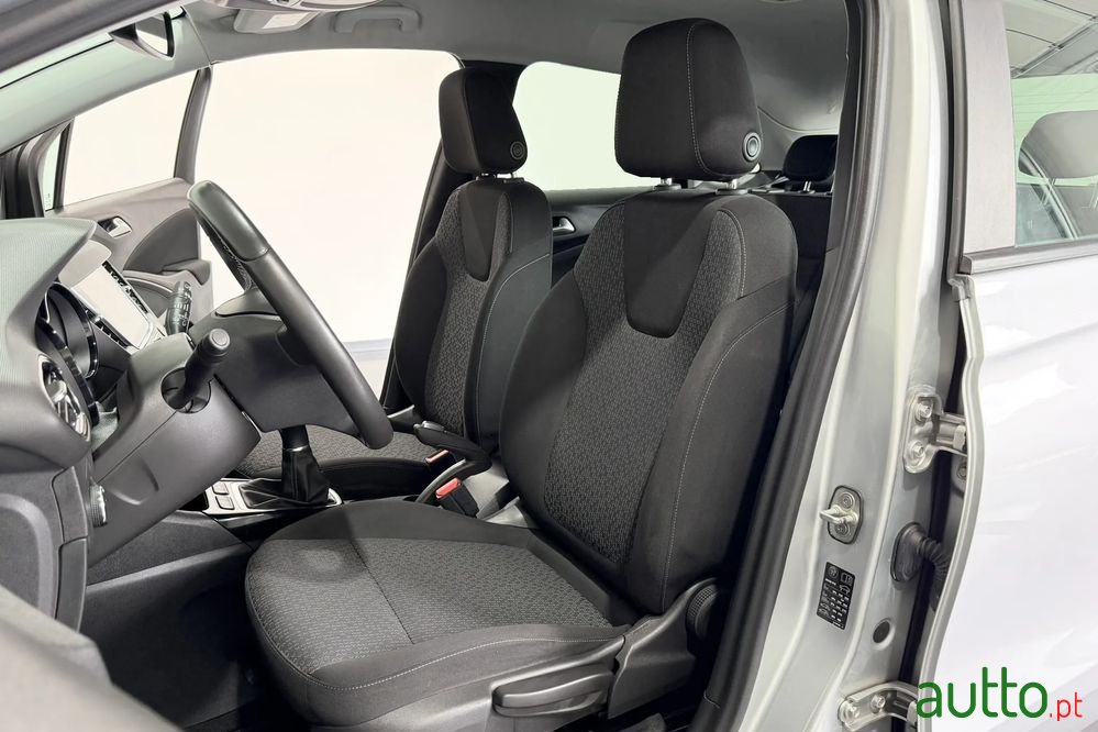 2018' Opel Crossland X photo #6