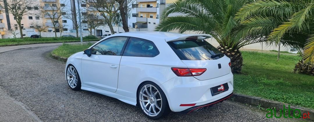 2013' SEAT Leon photo #3