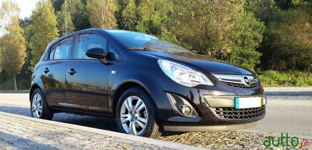 2011' Opel Corsa photo #2