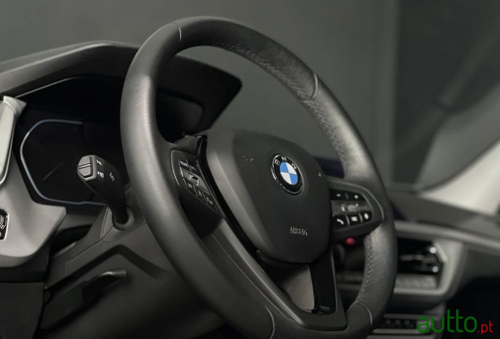 2021' BMW Série 1 D Advantage Auto photo #5