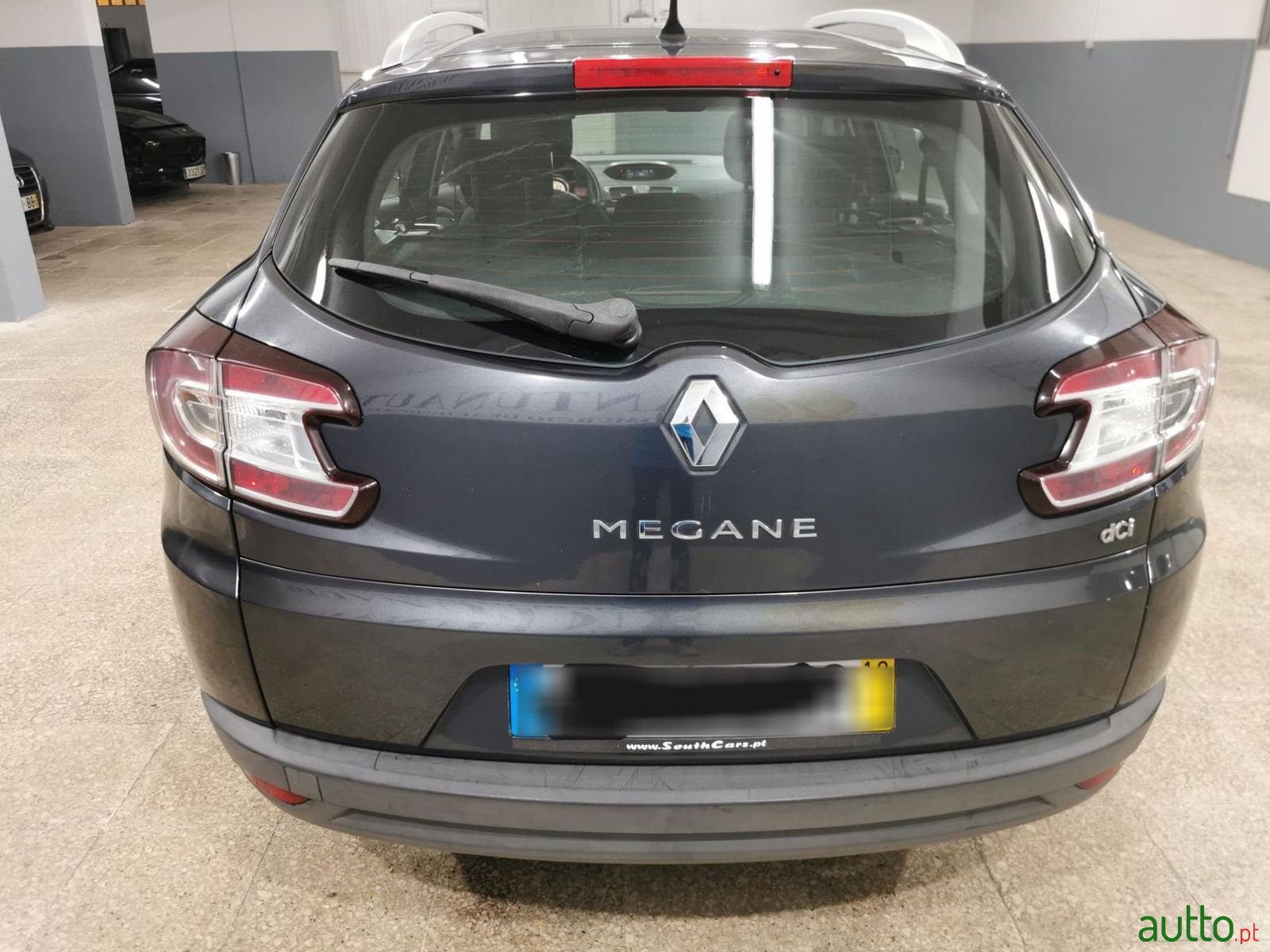 2010' Renault Megane Break photo #5