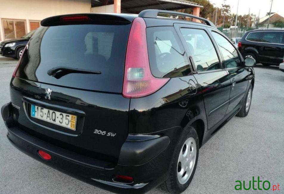 2005' Peugeot 206-Sw 1.1 Look Ii photo #1