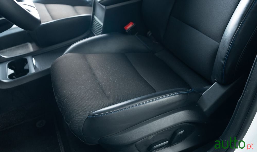 2023' MG MG4 64 Kwh Luxury photo #6