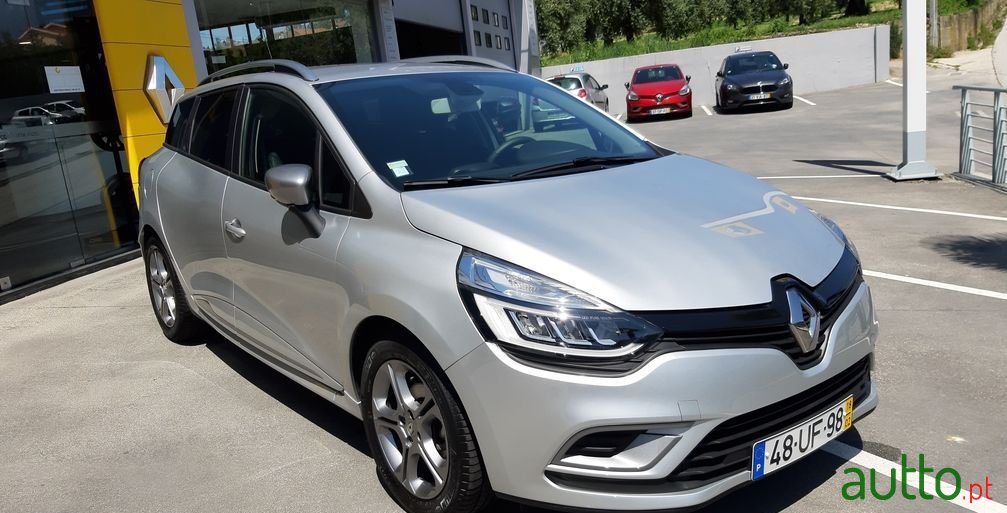2018' Renault Clio Sport Tourer photo #3