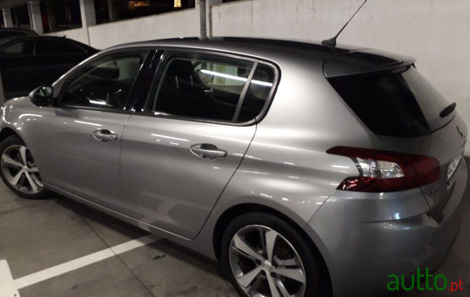 2013' Peugeot 308 photo #1