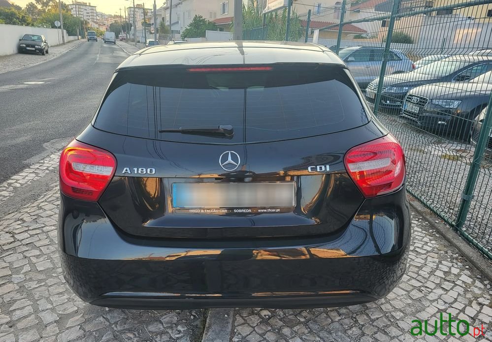 2014' Mercedes-Benz A 180 photo #4