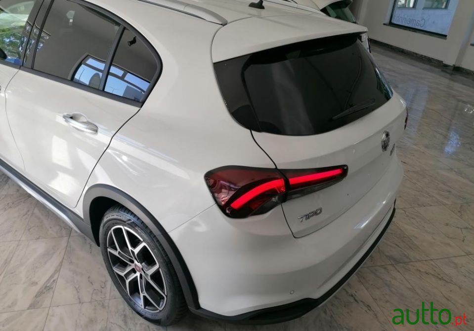 2021' Fiat Tipo Cross photo #5