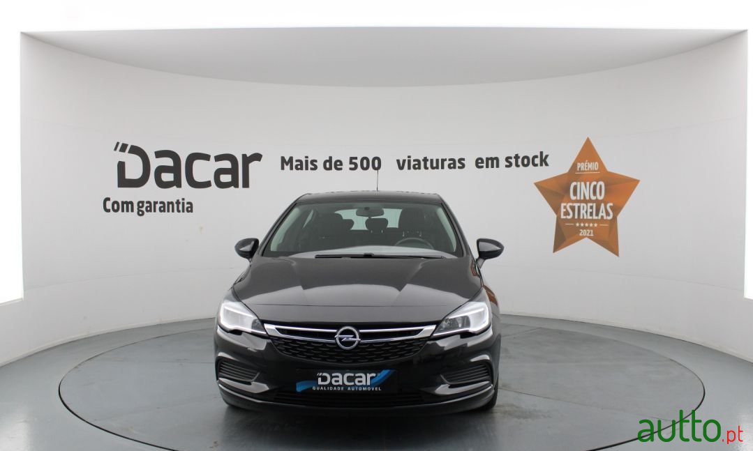 2019' Opel Astra photo #2