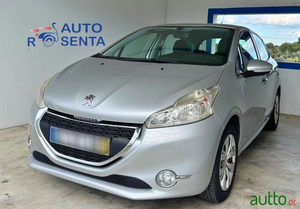 2015' Peugeot 208 1.4 Hdi Active photo #1