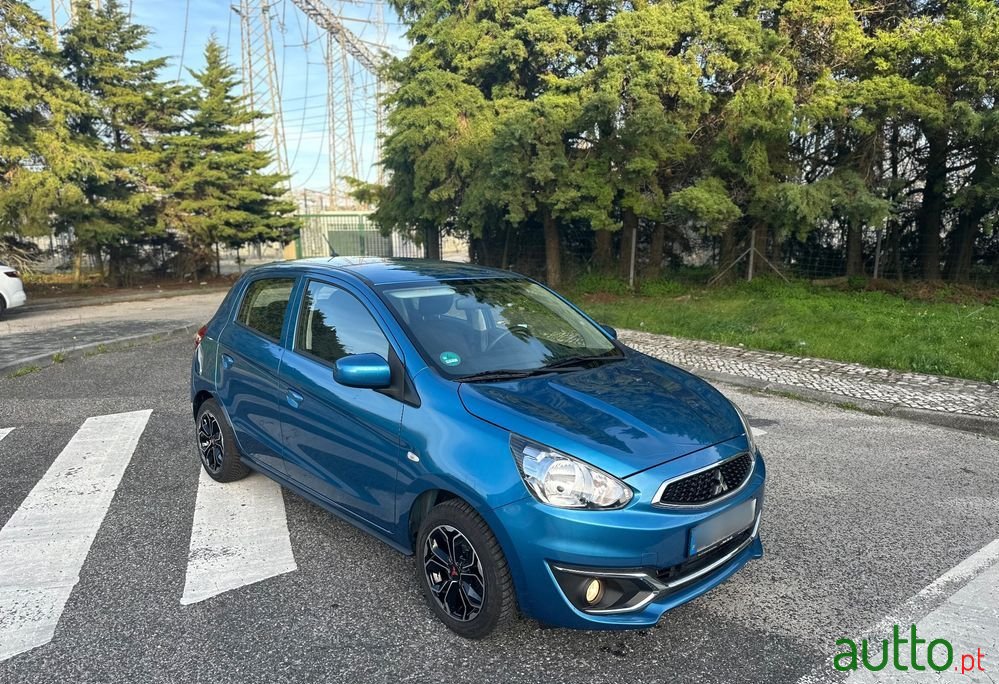 2017' Mitsubishi Space Star photo #1