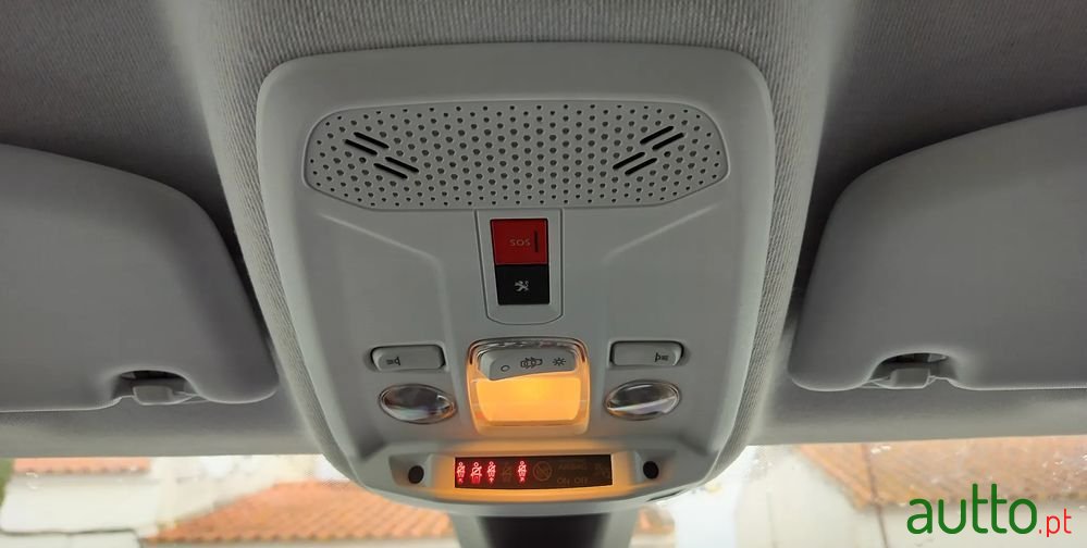 2020' Peugeot 208 photo #4