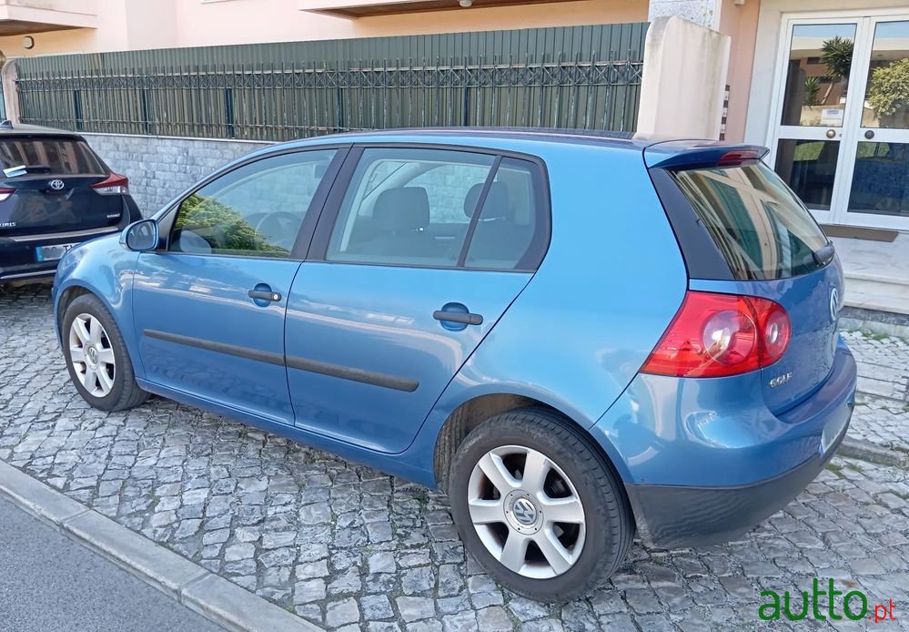 2003' Volkswagen Golf photo #2