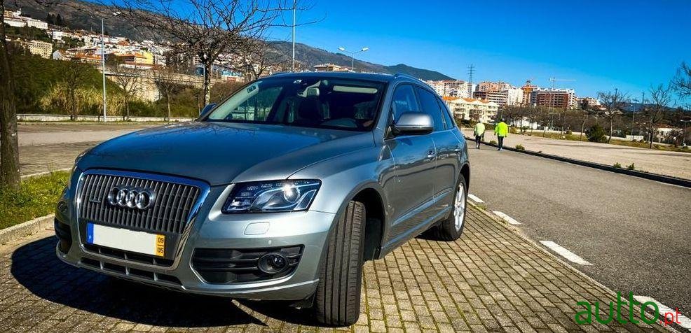 2009' Audi Q5 2.0 Tdi photo #1