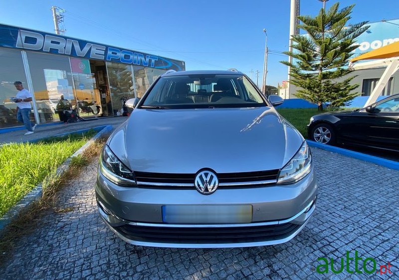 2018' Volkswagen Golf Variant photo #4