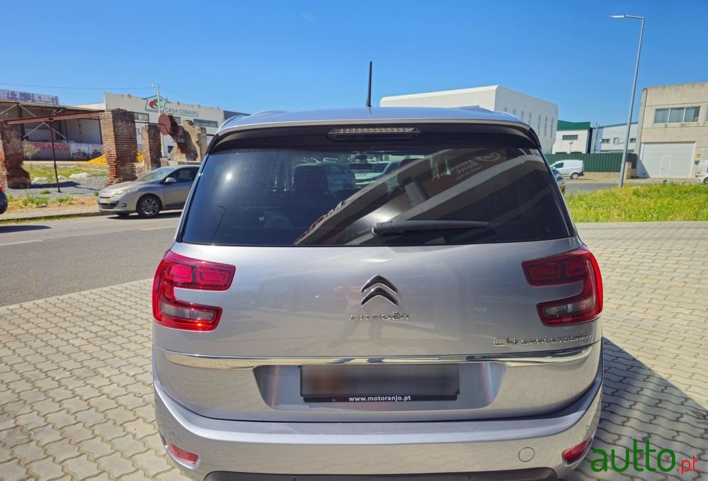 2019' Citroen C4 SpaceTourer photo #6