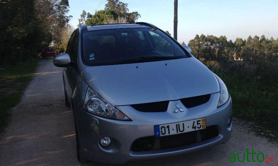 2010' Mitsubishi Grandis 2.0 Did Insport photo #2