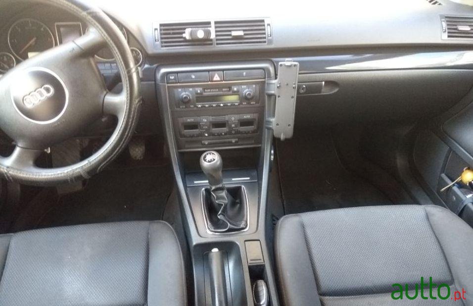 2002' Audi A4 Avant photo #1