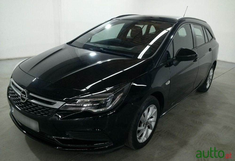 2019' Opel Astra Sports Tourer photo #1