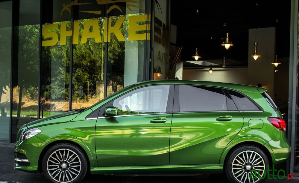 2017' Mercedes-Benz Classe B photo #5