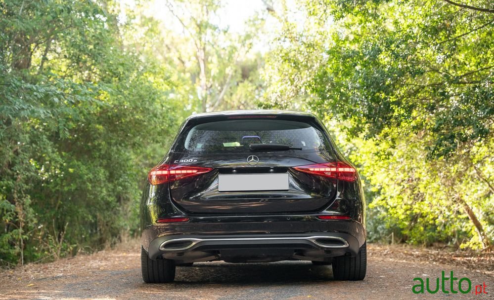 2023' Mercedes-Benz 300 photo #2